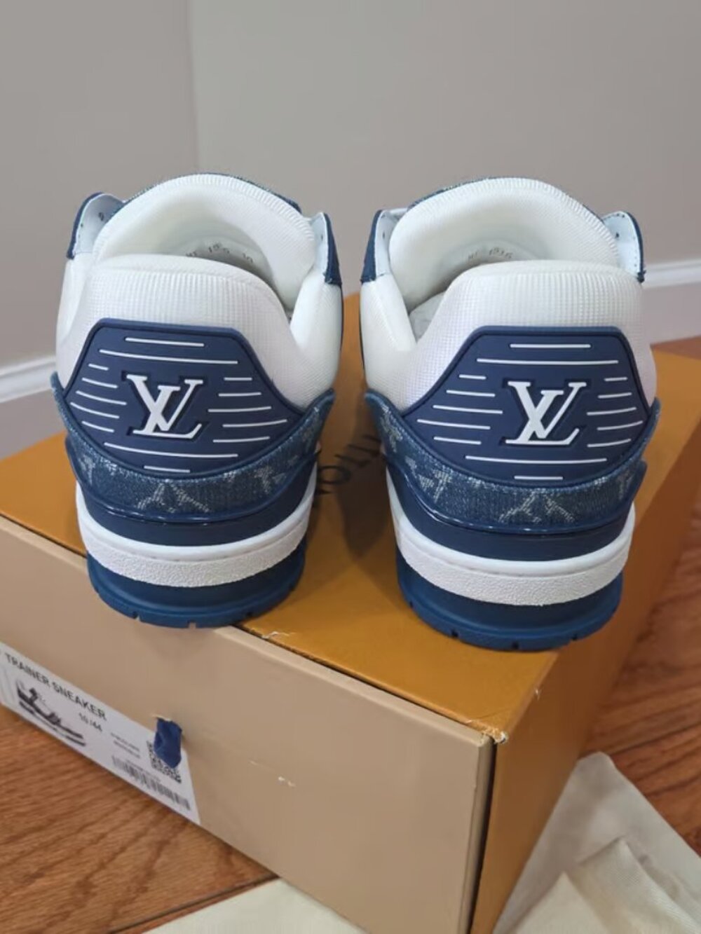 Louis Vuitton White and Blue Monogram Denim Low-Top Sneakers - Picture 4 of 6